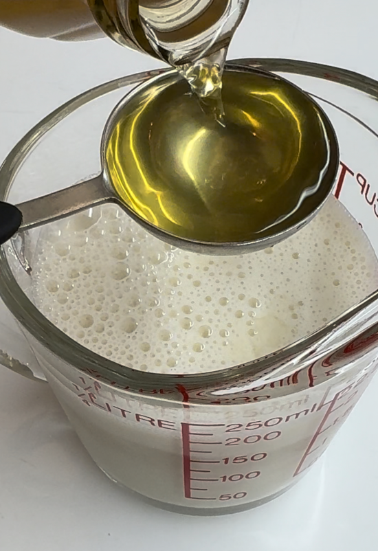 Apple cider vinegar added to oat milk