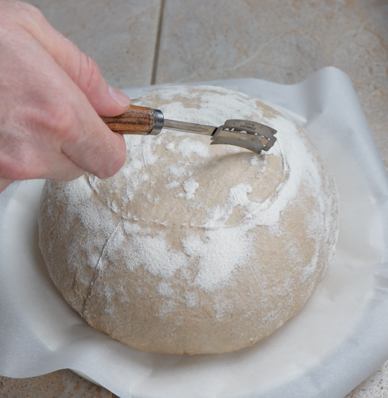 Scoring the sourdough