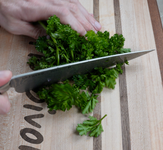 Mincing parsley