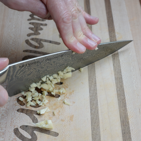 Mincing garlic