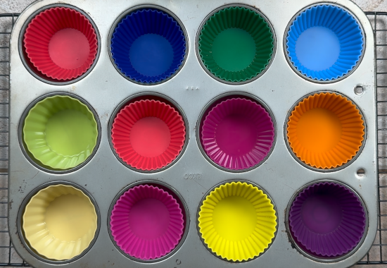 Silicone cupcake liners in cupcake pan